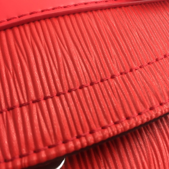 Louis Vuitton X Supreme Backpack - Picture 8 of 8